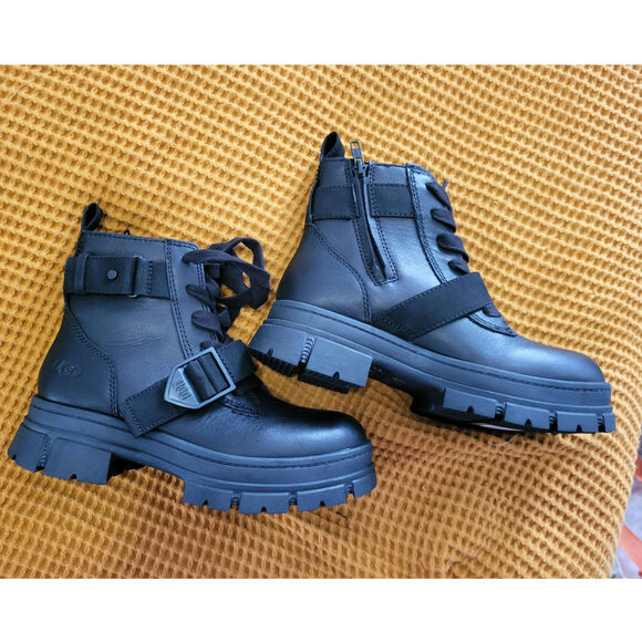 UGG Women's Ashton Waterproof Lace-Up Zip Black Booties Moto Combat EUC 7 - Picture 3 of 6